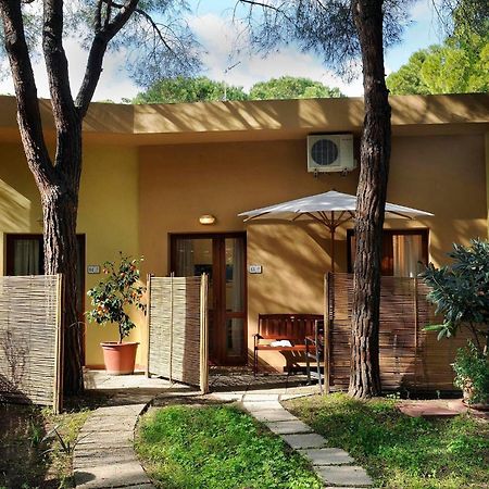 Aparthotel Abbaechelu Santa Margherita di Pula Exterior foto